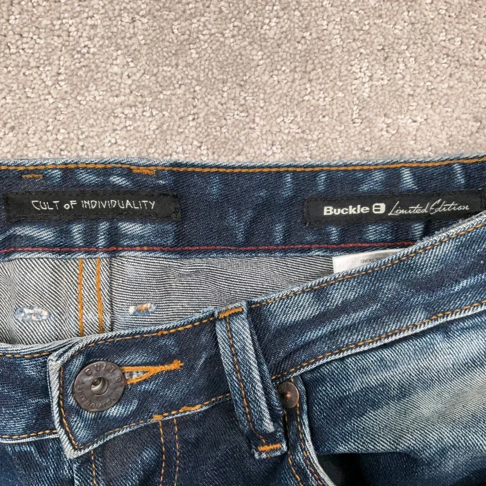 Cult of Individuality Jeans Mens 31x34 Blue Buckle 8 Distressed Slim